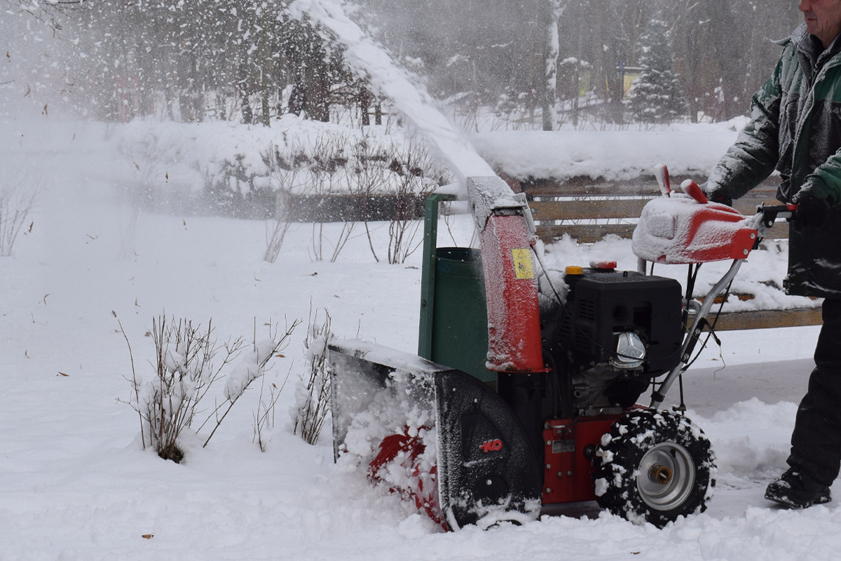 24/7 Online Booking!&nbsp;<div>Dependable Snow Removal Services</div>