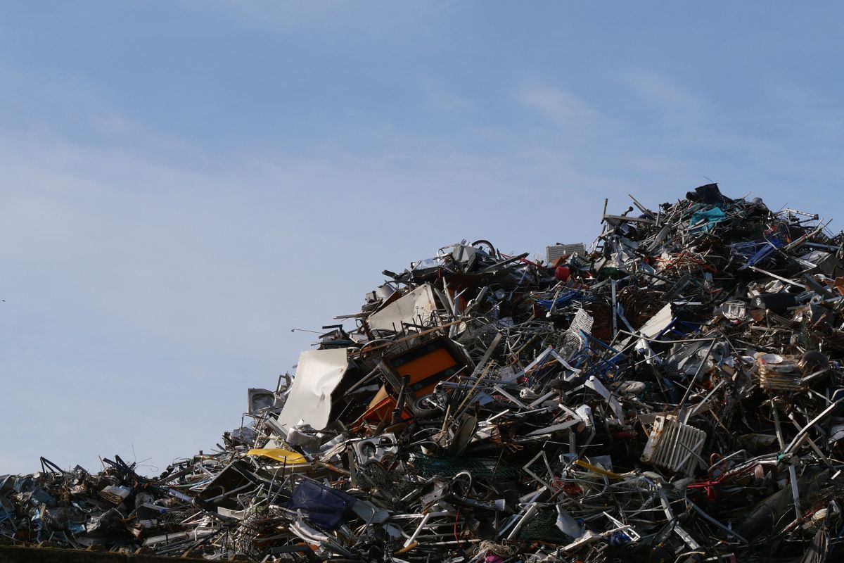 Championing Eco-Responsible Salvage Recycling